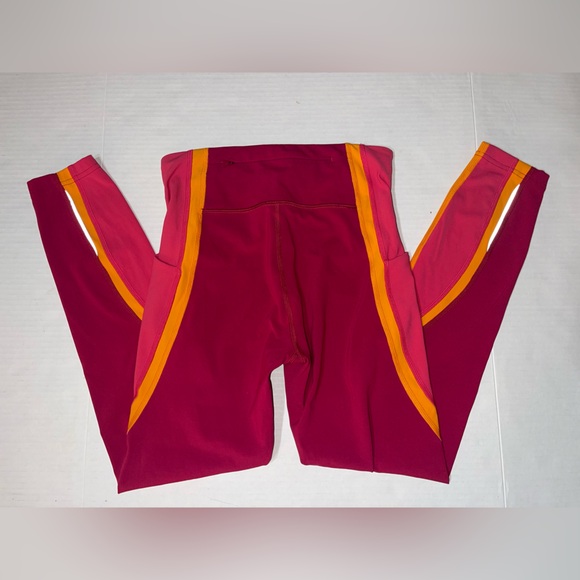 Lululemon Wild Twist 7/8 Compression Leggings - Ruby Red &‎ Fuchsia Pink Size 4 - Picture 4 of 7